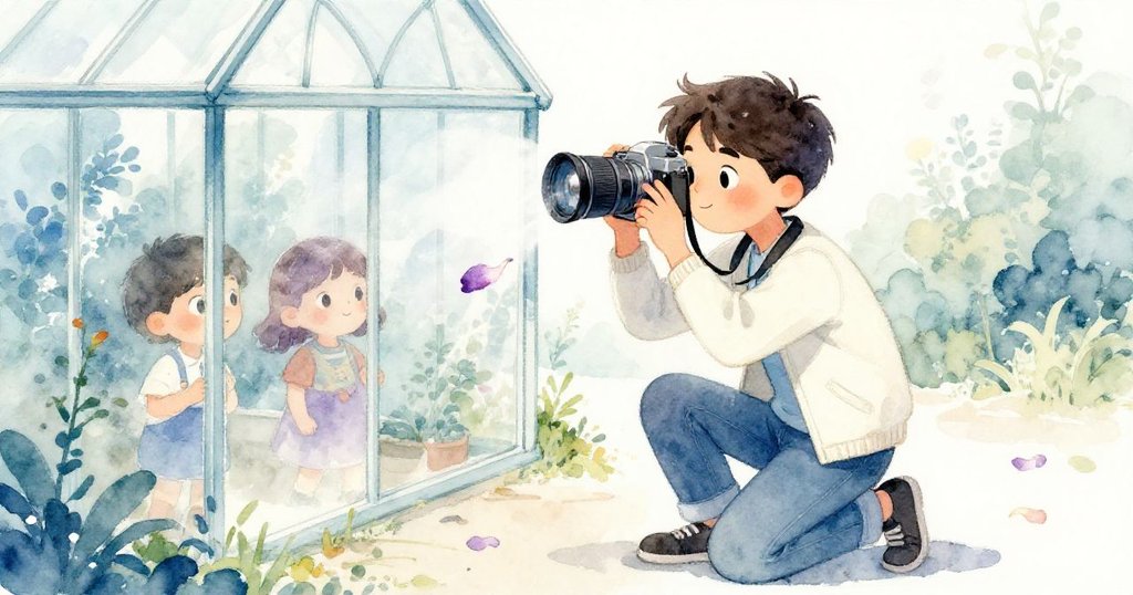 Julian 跪在光影紛飛的地面前，細心擦拭相機鏡頭，與滴落的水珠互動，表現專注與不懈努力。