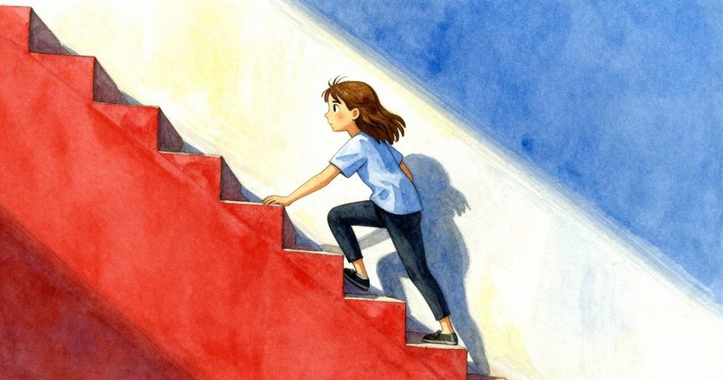 Sylvie 登上狹窄樓梯, 手敲欄杆發出節奏, 外來藍光透入, 表情鎮定, 敘事自探索神秘轉向明朗